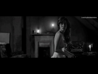 bruna cusi (bruna cus nude scenes in la vampira de barcelona 2020)